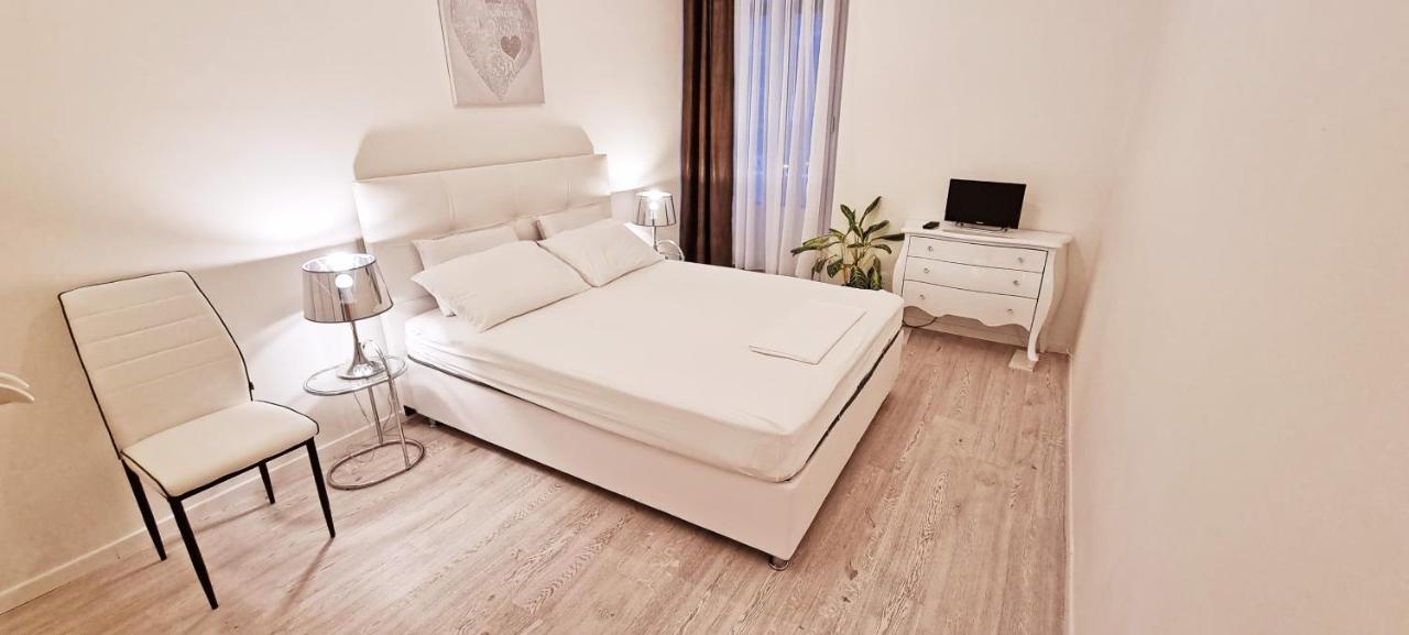 Casa Bianca - 2 Bedroom Design Apartment Triest Zewnętrze zdjęcie